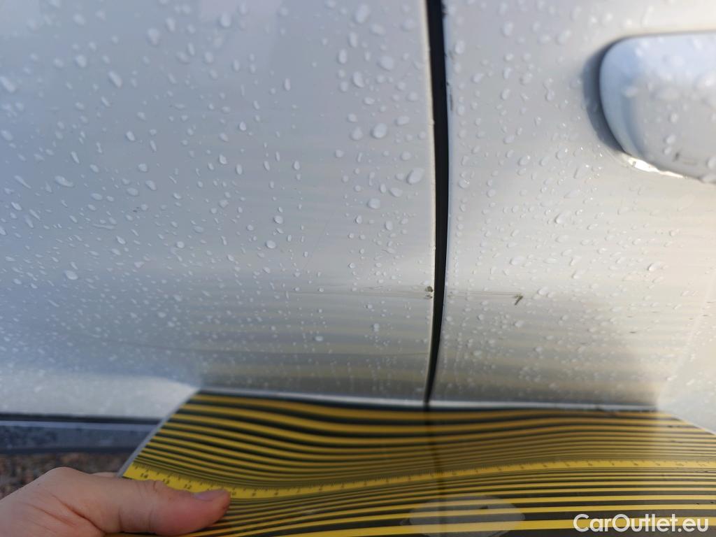  Peugeot  5008 PEUGEOT  / 2017 / 5P / todoterreno Allure 1.5L BlueHDi 96kW (130CV) S&S #40