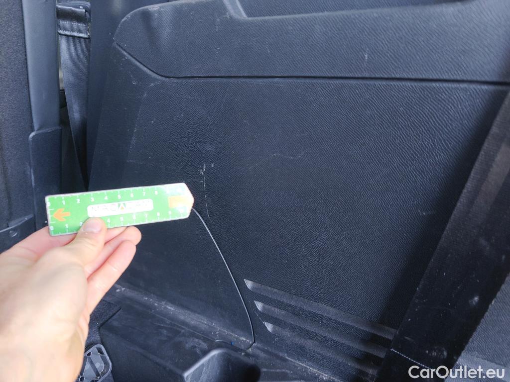  Peugeot  5008 PEUGEOT  / 2017 / 5P / todoterreno Allure 1.5L BlueHDi 96kW (130CV) S&S #61