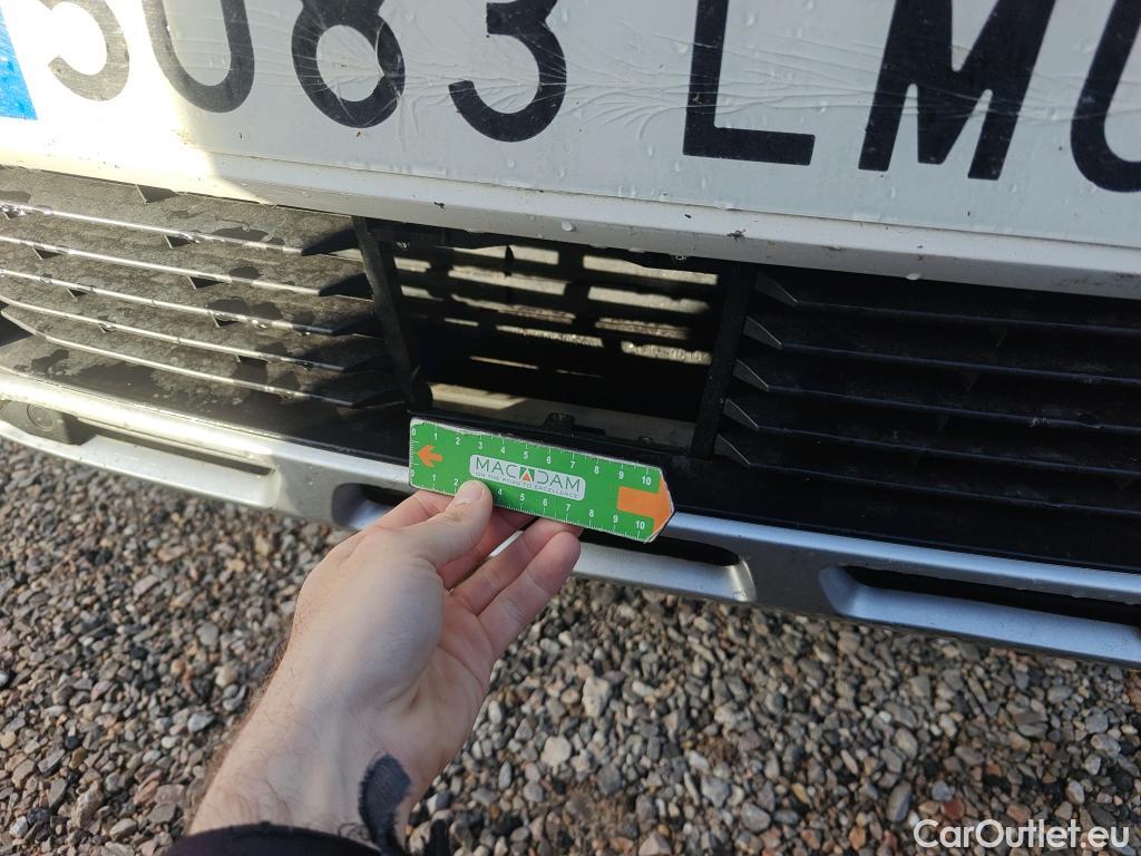  Peugeot  5008 PEUGEOT  / 2017 / 5P / todoterreno Allure 1.5L BlueHDi 96kW (130CV) S&S #47