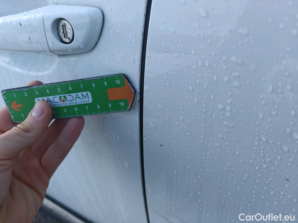  Peugeot  5008 PEUGEOT  / 2017 / 5P / todoterreno Allure 1.5L BlueHDi 96kW (130CV) S&S #54