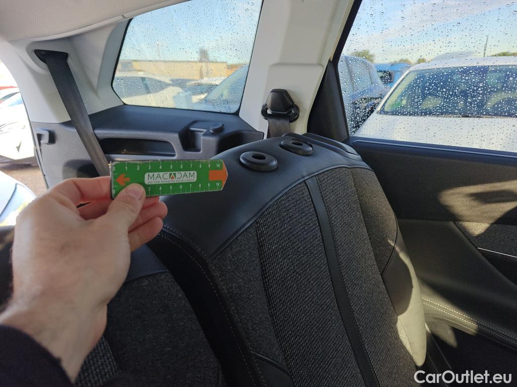  Peugeot  5008 PEUGEOT  / 2017 / 5P / todoterreno Allure 1.5L BlueHDi 96kW (130CV) S&S #4