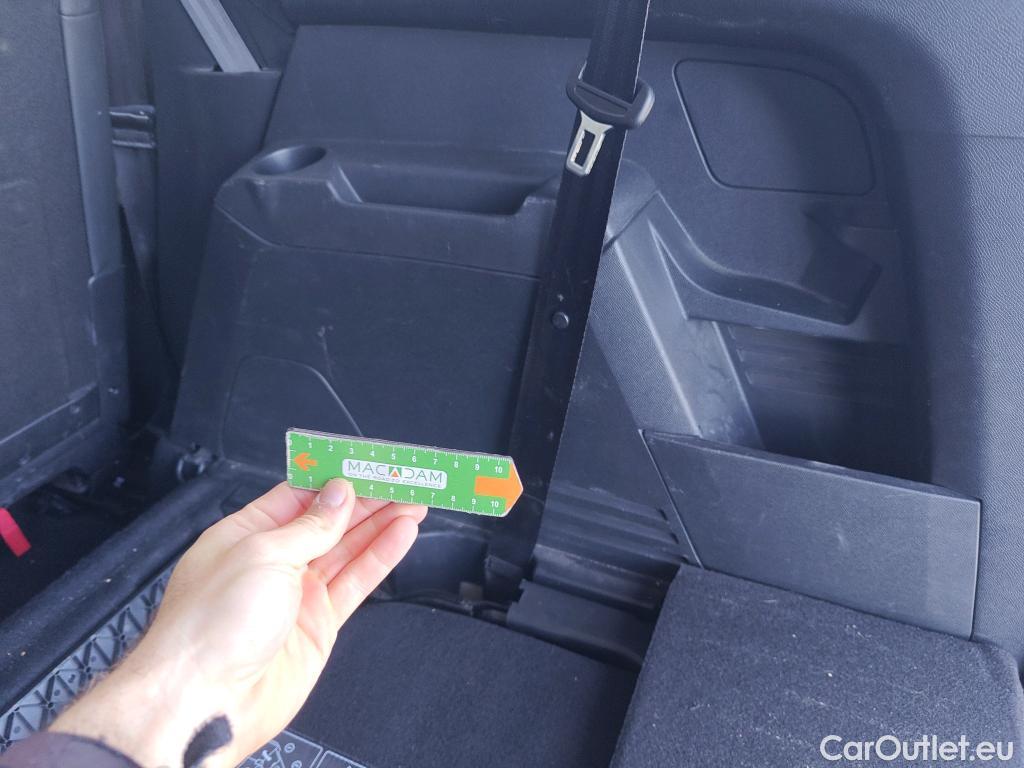  Peugeot  5008 PEUGEOT  / 2017 / 5P / todoterreno Allure 1.5L BlueHDi 96kW (130CV) S&S #60