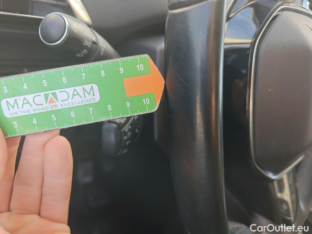  Peugeot  5008 PEUGEOT  / 2017 / 5P / todoterreno Allure 1.5L BlueHDi 96kW (130CV) S&S #71