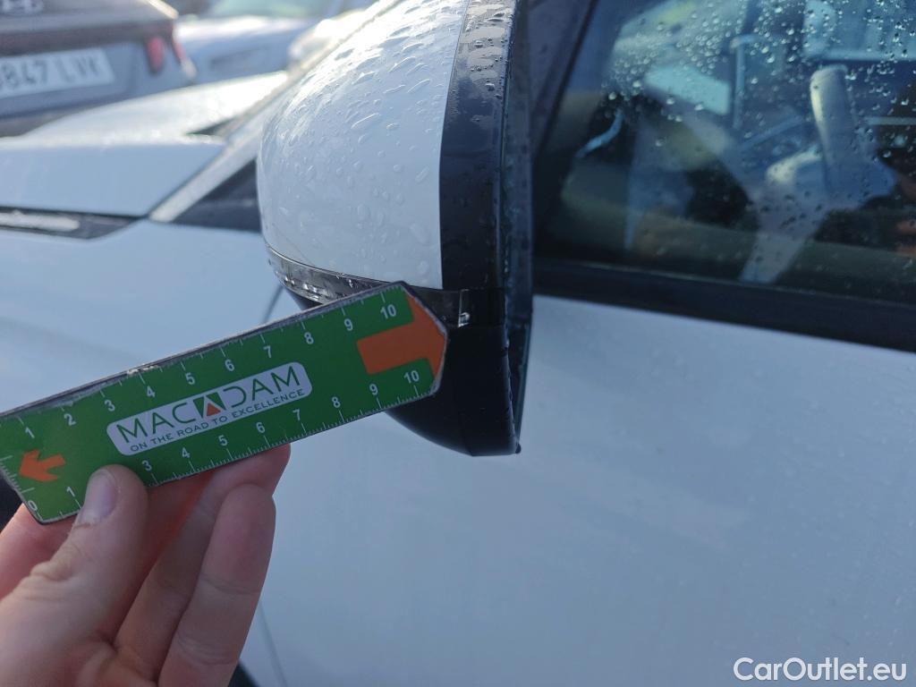  Peugeot  5008 PEUGEOT  / 2017 / 5P / todoterreno Allure 1.5L BlueHDi 96kW (130CV) S&S #42