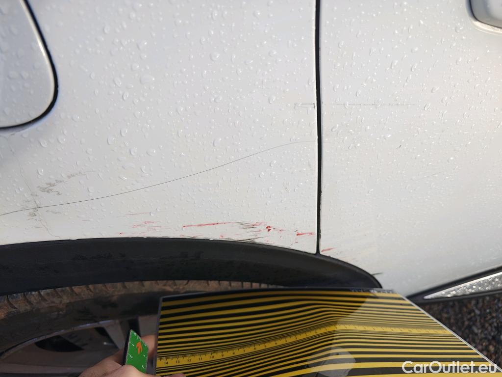  Peugeot  5008 PEUGEOT  / 2017 / 5P / todoterreno Allure 1.5L BlueHDi 96kW (130CV) S&S #16