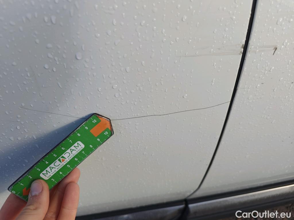  Peugeot  5008 PEUGEOT  / 2017 / 5P / todoterreno Allure 1.5L BlueHDi 96kW (130CV) S&S #39