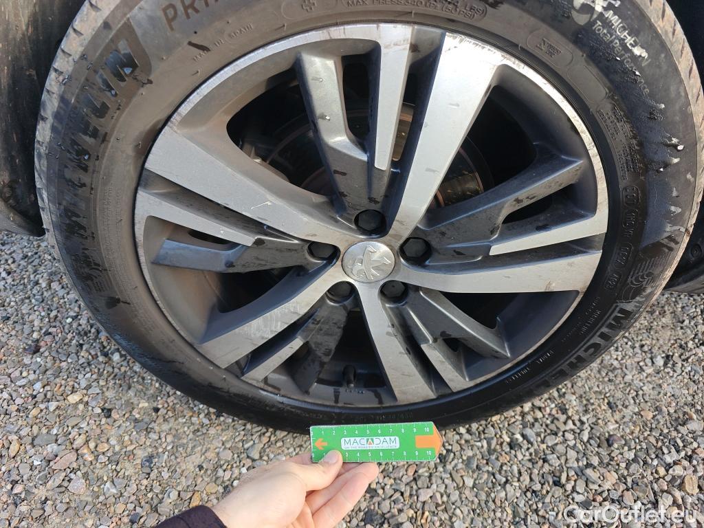  Peugeot  5008 PEUGEOT  / 2017 / 5P / todoterreno Allure 1.5L BlueHDi 96kW (130CV) S&S #32