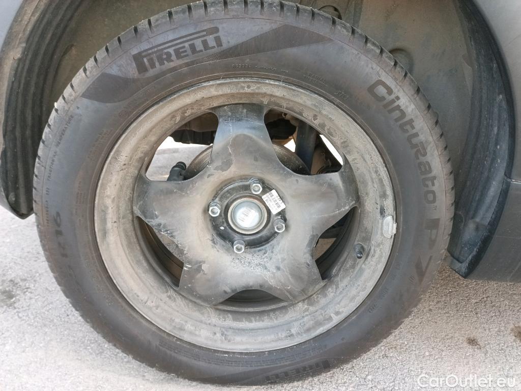  Citroen  C3 CITROEN  / 2020 / 5P / berlina con portón BlueHDi 75KW (100CV) S&S FEEL #24