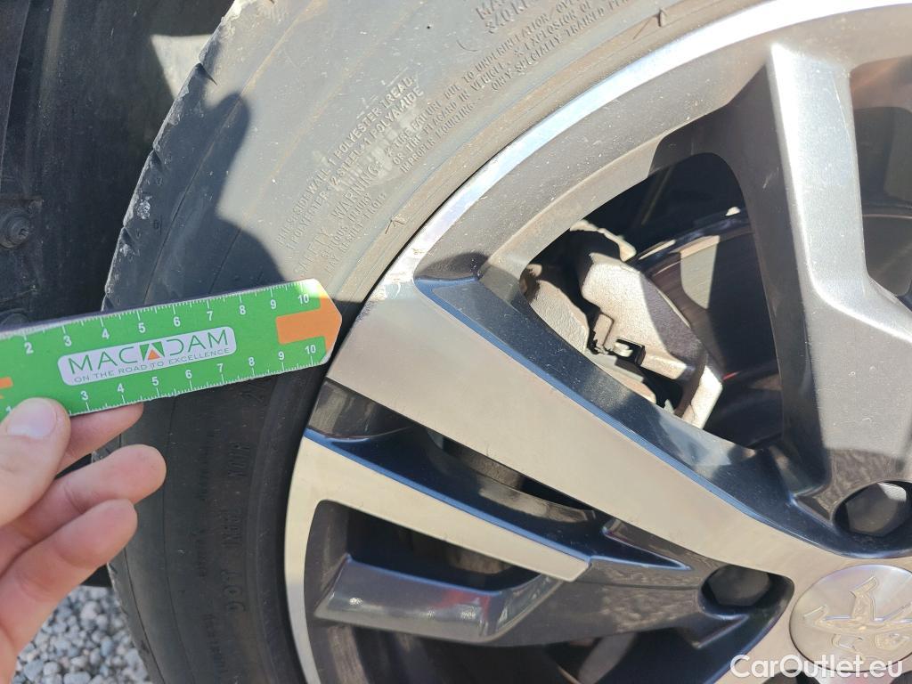  Peugeot  3008 PEUGEOT  Hybrid / 2020 / 5P / todoterreno 225 e-EAT8 Allure #18