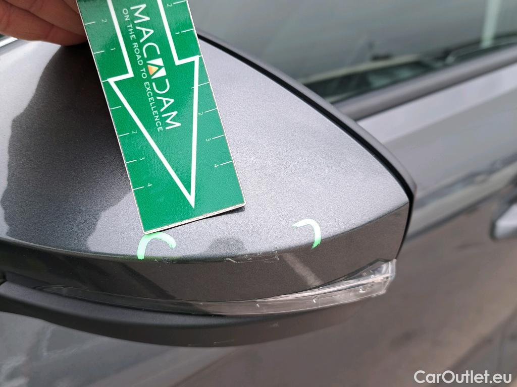  Volkswagen  T-ROC VOLKSWAGEN  / 2017 / 5P / todoterreno Advance 2.0 TDI 110kW (150CV) DSG (AC2) #29