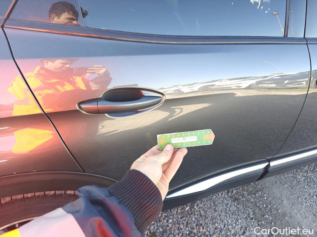  Peugeot  3008 PEUGEOT  Hybrid / 2020 / 5P / todoterreno 225 e-EAT8 Allure #62