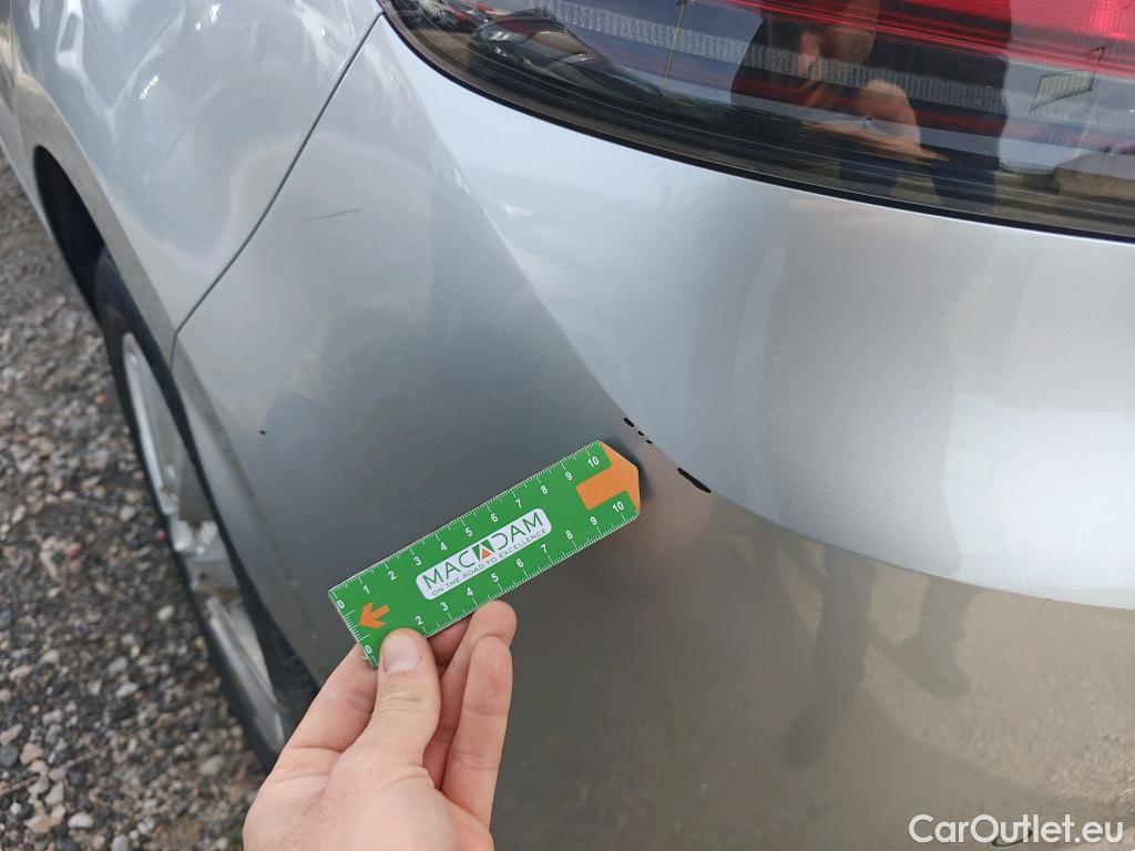  Renault  Megane RENAULT Mégane / 2020 / 5P / berlina con portón Equilibre Blue dCi 85 kW (115CV)-SS #24