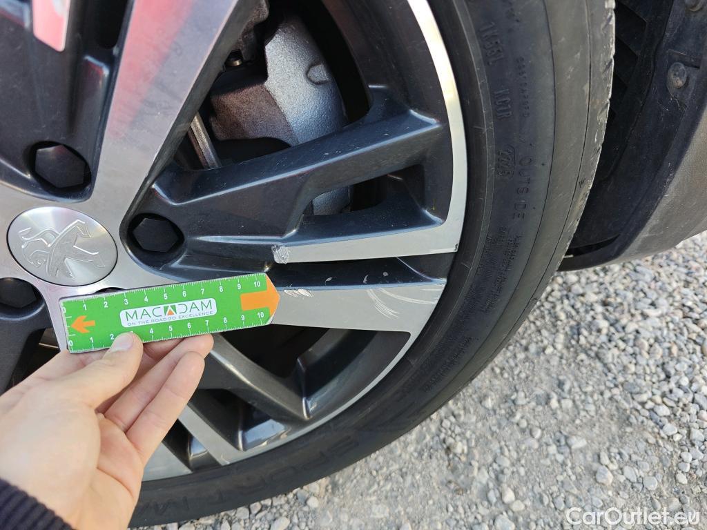  Peugeot  3008 PEUGEOT  Hybrid / 2020 / 5P / todoterreno 225 e-EAT8 Allure #23