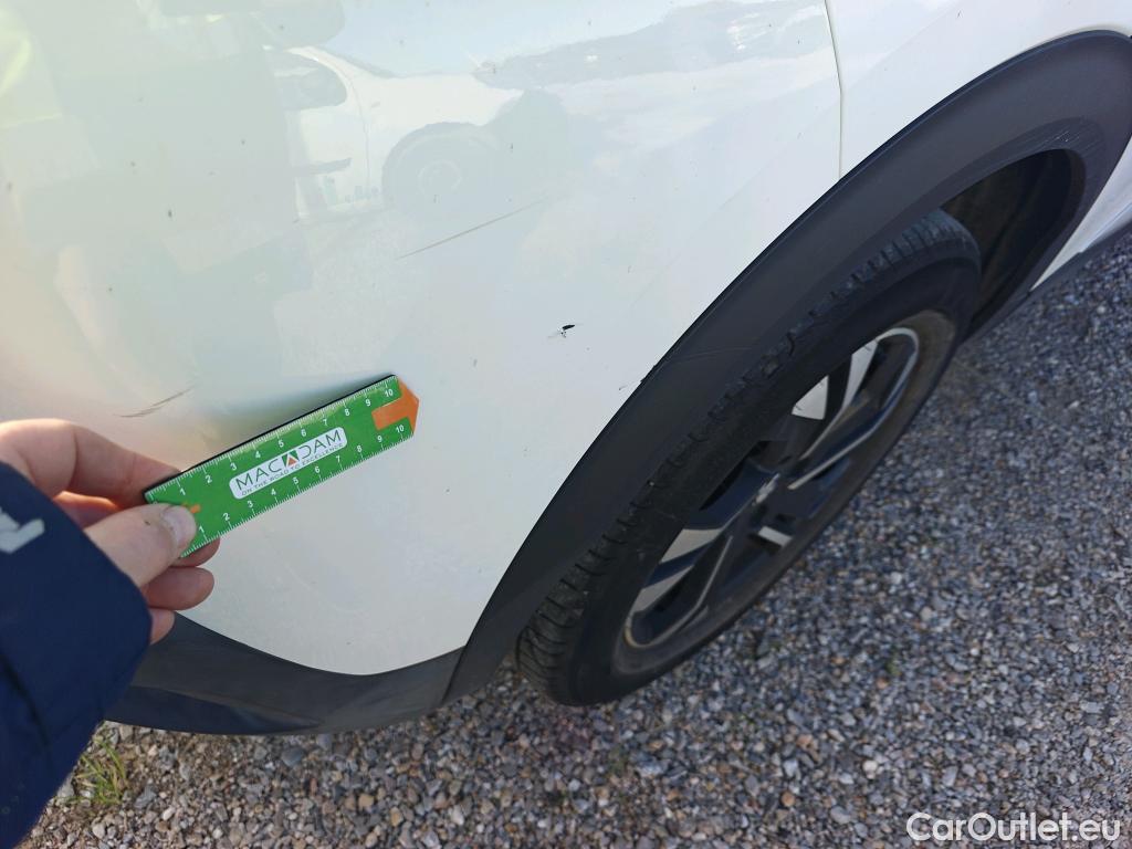  Peugeot  2008 PEUGEOT  / 2019 / 5P / todoterreno Allure BlueHDI 100 S&S BVM6 #14