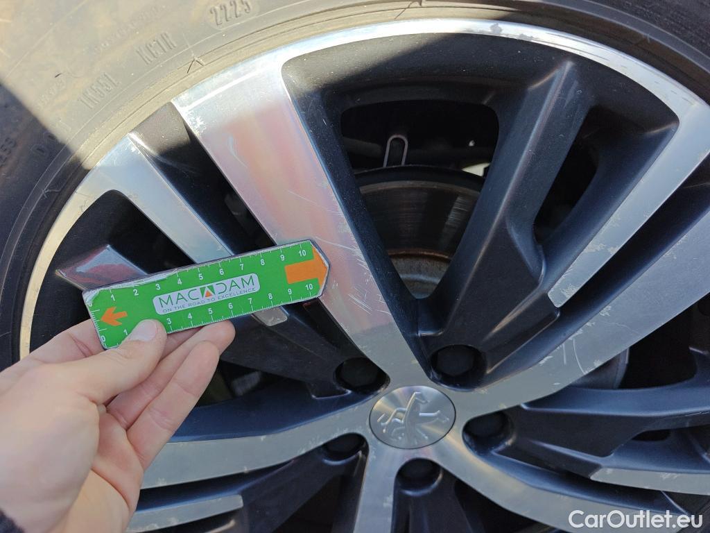  Peugeot  3008 PEUGEOT  Hybrid / 2020 / 5P / todoterreno 225 e-EAT8 Allure #9