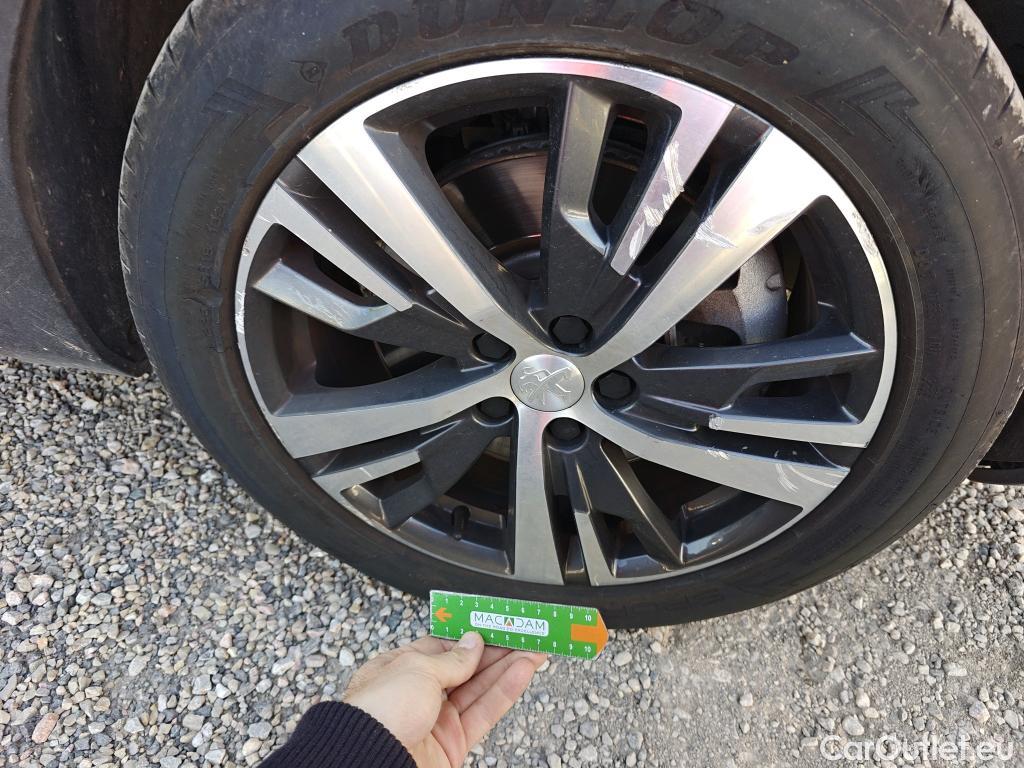  Peugeot  3008 PEUGEOT  Hybrid / 2020 / 5P / todoterreno 225 e-EAT8 Allure #20