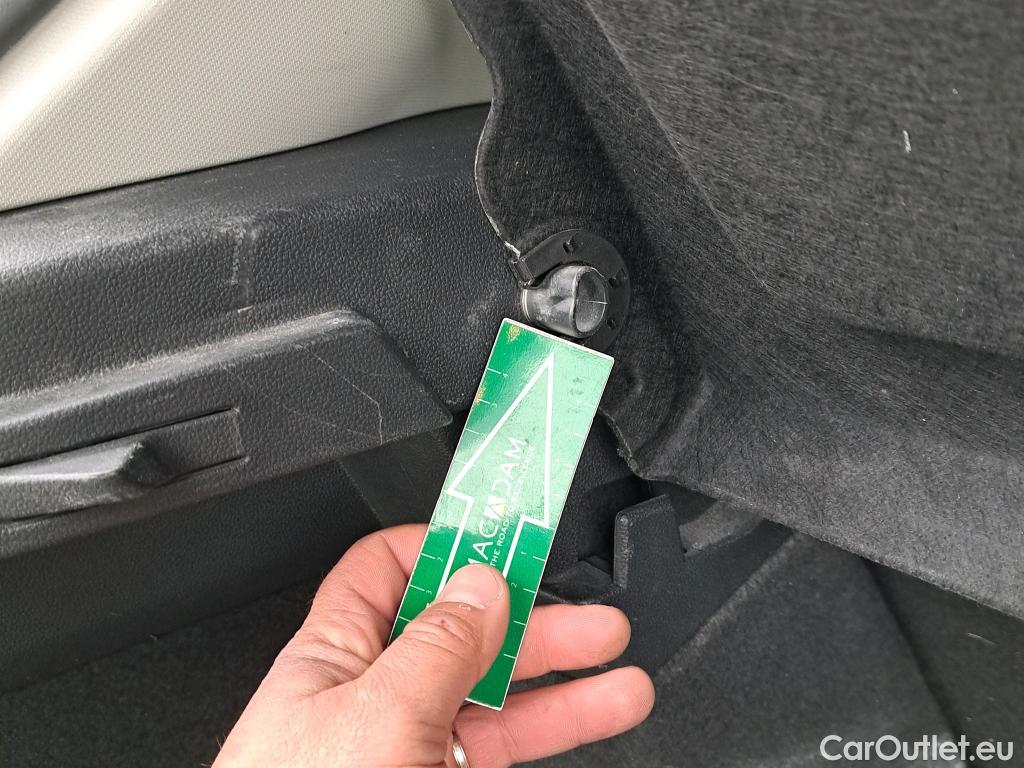  Volkswagen  T-ROC VOLKSWAGEN  / 2017 / 5P / todoterreno Advance 2.0 TDI 110kW (150CV) DSG (AC2) #4