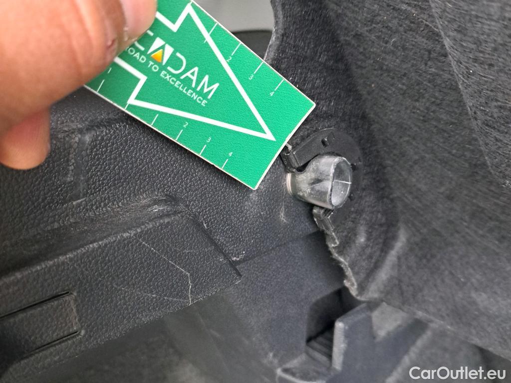  Volkswagen  T-ROC VOLKSWAGEN  / 2017 / 5P / todoterreno Advance 2.0 TDI 110kW (150CV) DSG (AC2) #6