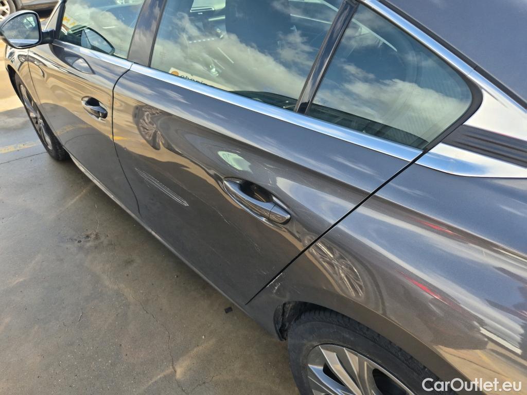  Peugeot  508 PEUGEOT  / 2018 / 5P / berlina con portón 5P Business Line BlueHDi 130 EAT8 (AC) #1