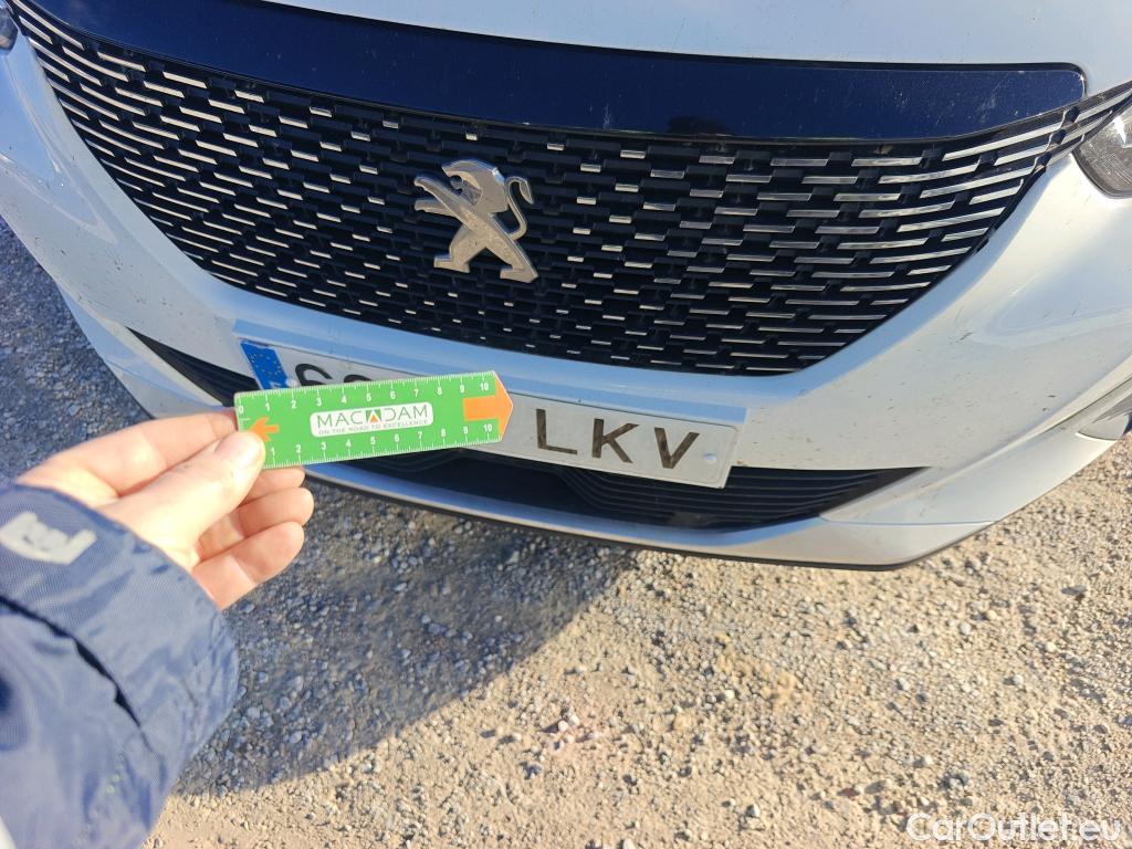  Peugeot  2008 PEUGEOT  / 2019 / 5P / todoterreno Allure BlueHDI 100 S&S BVM6 #24