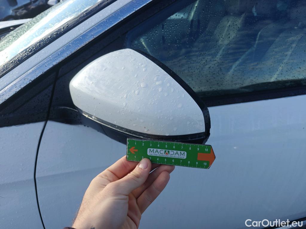  Peugeot  5008 PEUGEOT  / 2017 / 5P / todoterreno Allure 1.5L BlueHDi 96kW (130CV) S&S #100