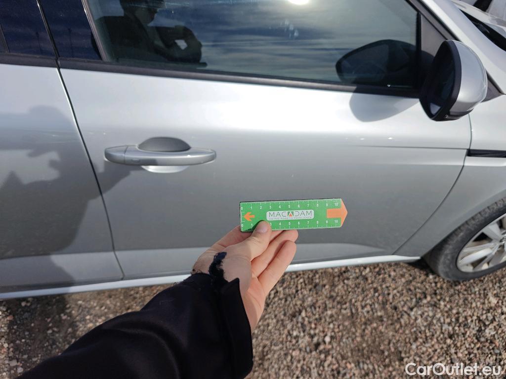  Renault  Megane RENAULT Mégane / 2020 / 5P / berlina con portón Equilibre Blue dCi 85 kW (115CV)-SS #30