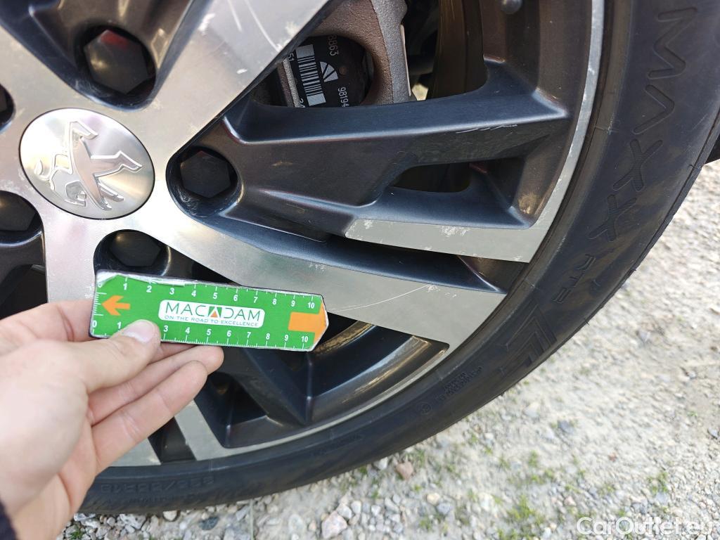  Peugeot  3008 PEUGEOT  Hybrid / 2020 / 5P / todoterreno 225 e-EAT8 Allure #11