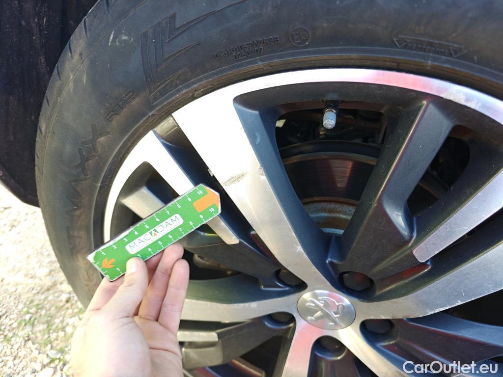  Peugeot  3008 PEUGEOT  Hybrid / 2020 / 5P / todoterreno 225 e-EAT8 Allure #14