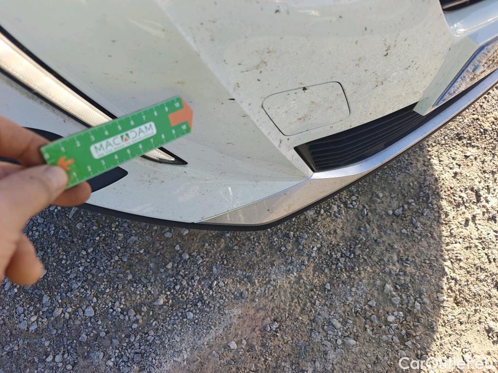  Peugeot  2008 PEUGEOT  / 2019 / 5P / todoterreno Allure BlueHDI 100 S&S BVM6 #26