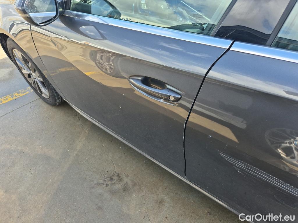  Peugeot  508 PEUGEOT  / 2018 / 5P / berlina con portón 5P Business Line BlueHDi 130 EAT8 (AC) #3