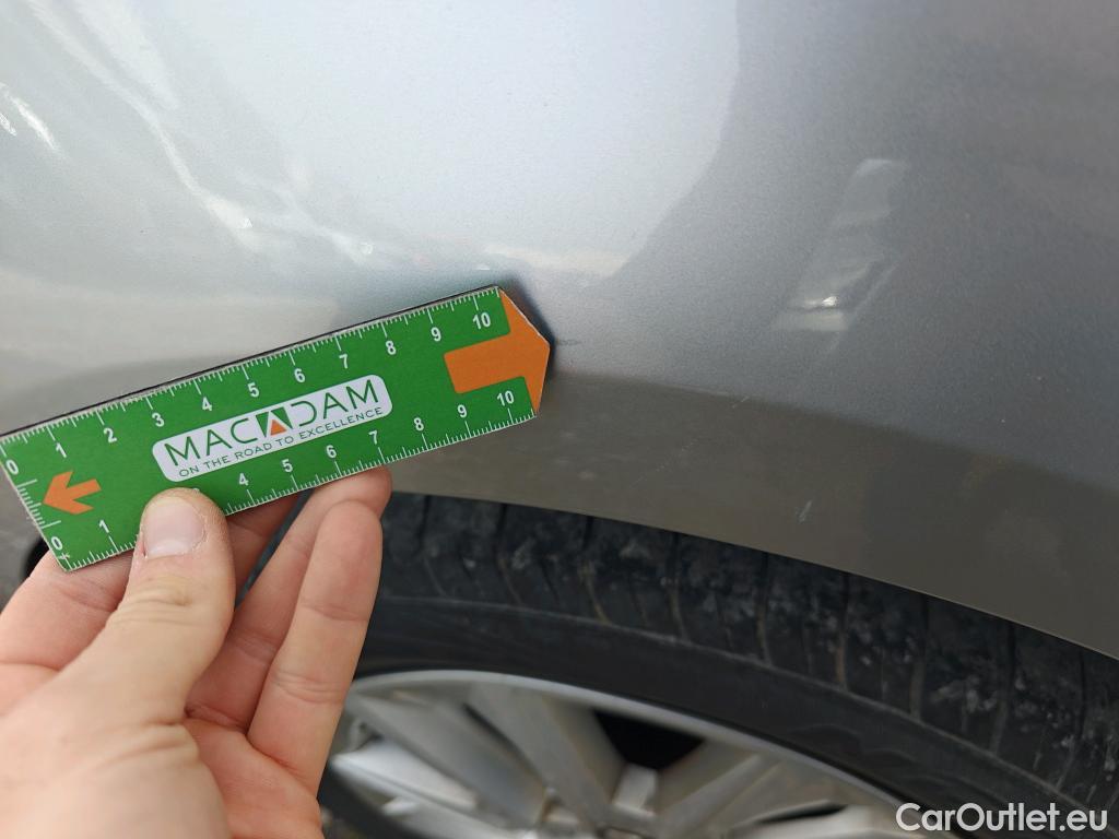  Renault  Megane RENAULT Mégane / 2020 / 5P / berlina con portón Equilibre Blue dCi 85 kW (115CV)-SS #8