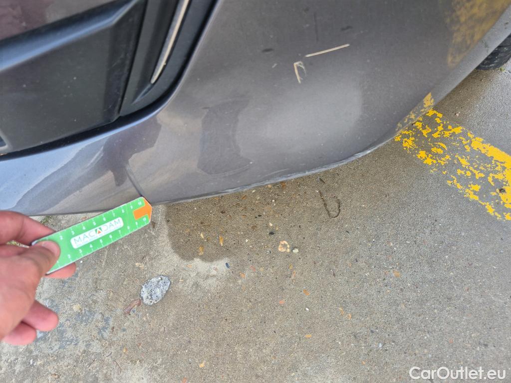  Peugeot  508 PEUGEOT  / 2018 / 5P / berlina con portón 5P Business Line BlueHDi 130 EAT8 (AC) #23