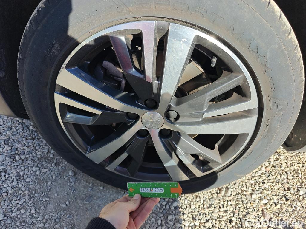  Peugeot  3008 PEUGEOT  Hybrid / 2020 / 5P / todoterreno 225 e-EAT8 Allure #16