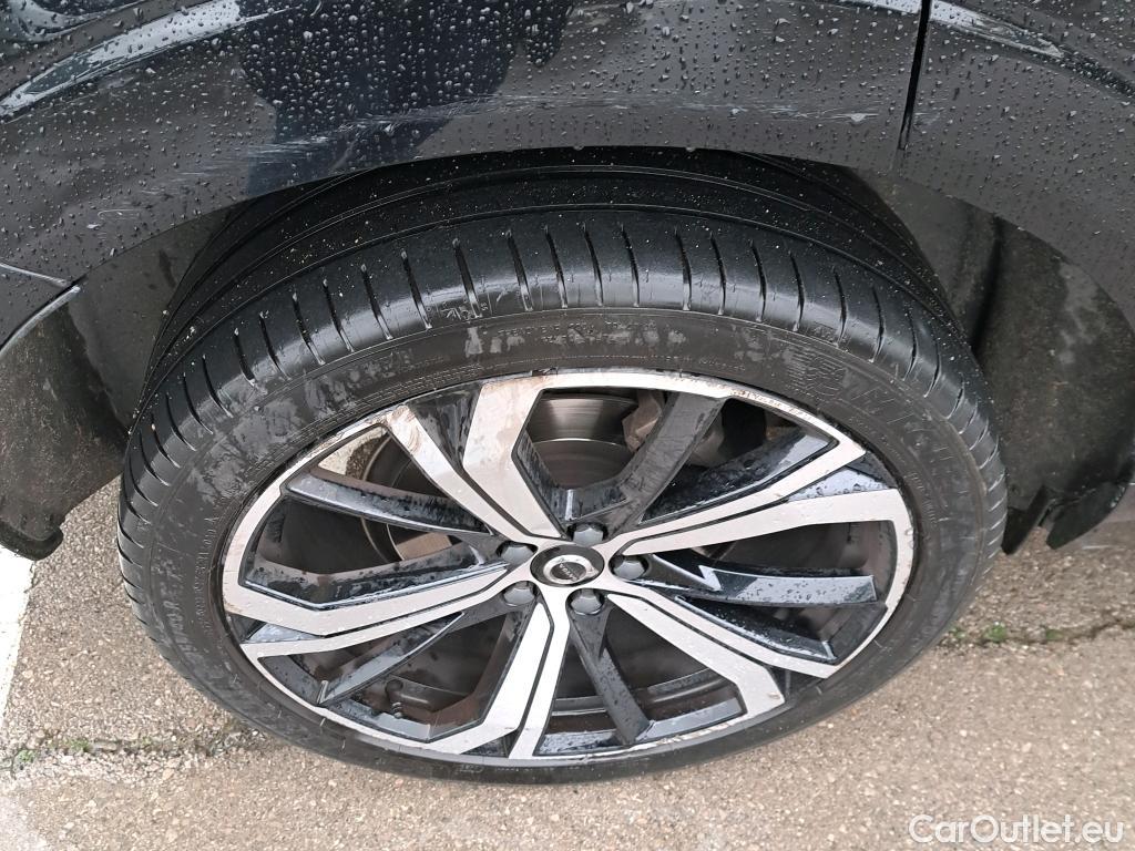  Volvo  XC60 VOLVO  / 2017 / 5P / todoterreno 2.0 T6 AWD Recharge R-Design Auto #5