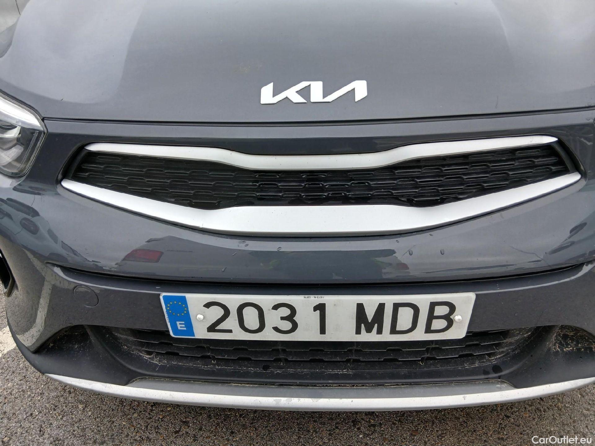  KIA  STONIC KIA  / 2017 / 5P / todoterreno 1.0 T-GDi 74kW (100CV) MHEV iMT Concept #11