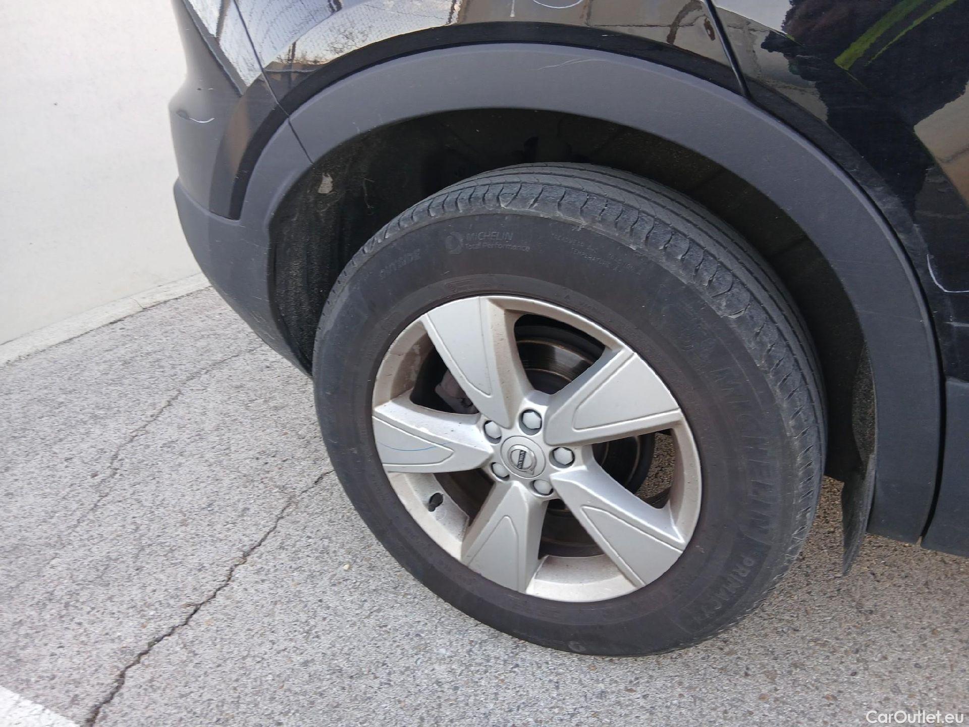  Volvo  XC 40 VOLVO XC40 / 2021 / 5P / todoterreno 1.5 T2 Essential #28