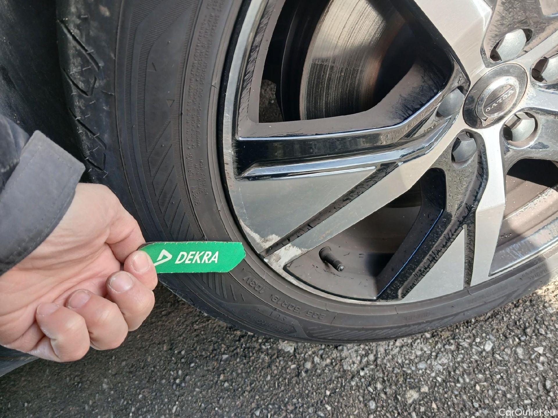  Volvo  XC 40 VOLVO XC40 / 2017 / 5P / todoterreno 1.5 T4 Twin Recharge R-Design Auto #22