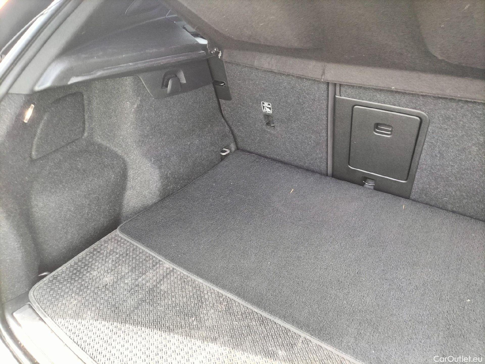  Volvo  XC 40 VOLVO XC40 / 2017 / 5P / todoterreno 1.5 T5 Twin Recharge Inscription Auto #32