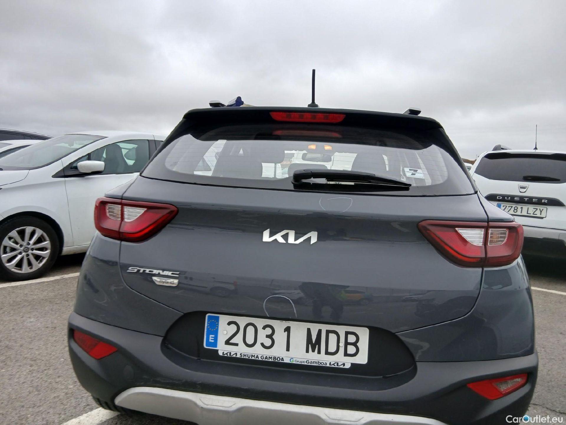  KIA  STONIC KIA  / 2017 / 5P / todoterreno 1.0 T-GDi 74kW (100CV) MHEV iMT Concept #26