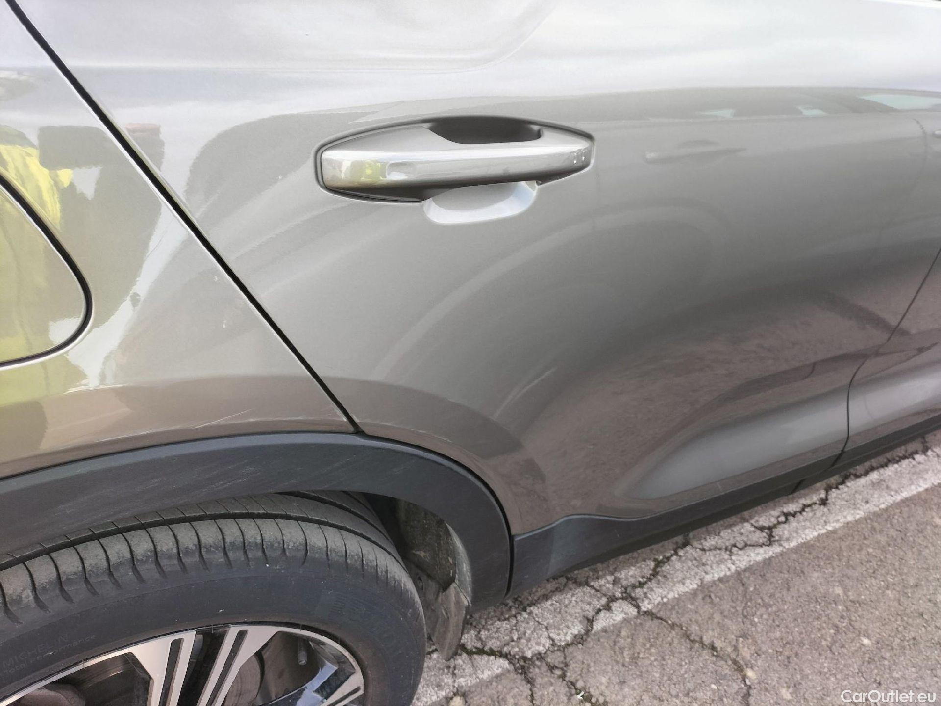  Volvo  XC 40 VOLVO XC40 / 2017 / 5P / todoterreno 1.5 T5 Twin Recharge Inscription Auto #37