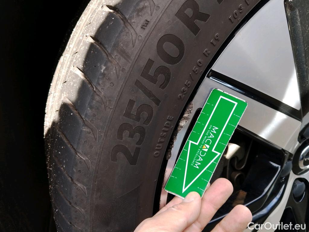  Volvo  XC 40 VOLVO XC40 / 2017 / 5P / todoterreno 1.5 T4 Twin Recharge R-Design Auto #4