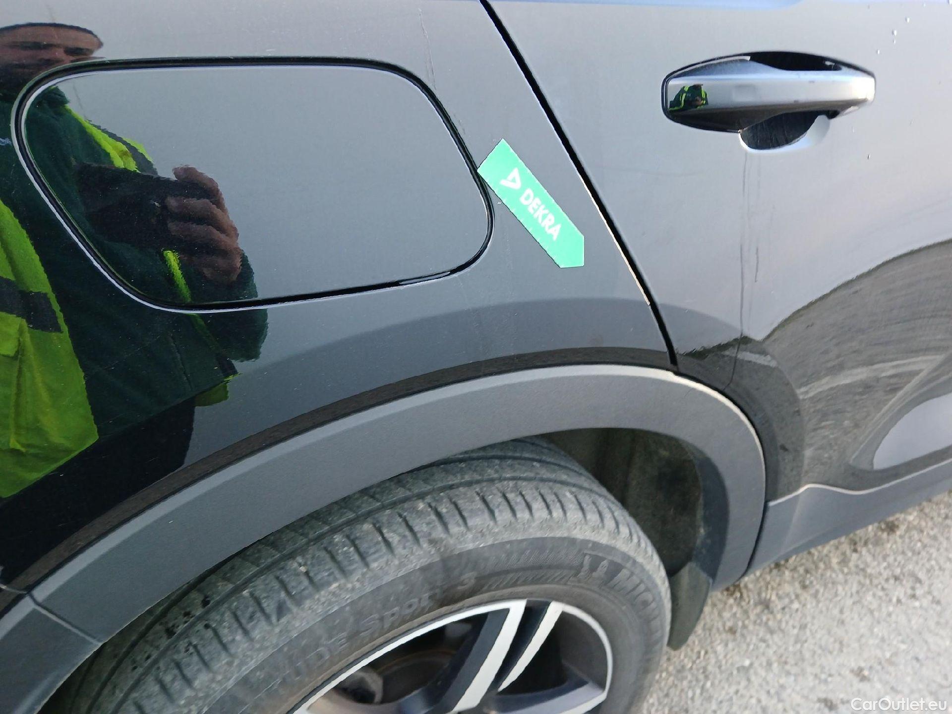  Volvo  XC 40 VOLVO XC40 / 2017 / 5P / todoterreno 1.5 T3 R-Design Auto #20