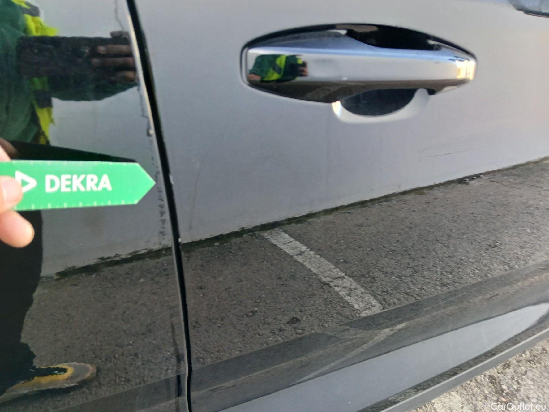  Volvo  XC 40 VOLVO XC40 / 2017 / 5P / todoterreno 1.5 T3 R-Design Auto #24