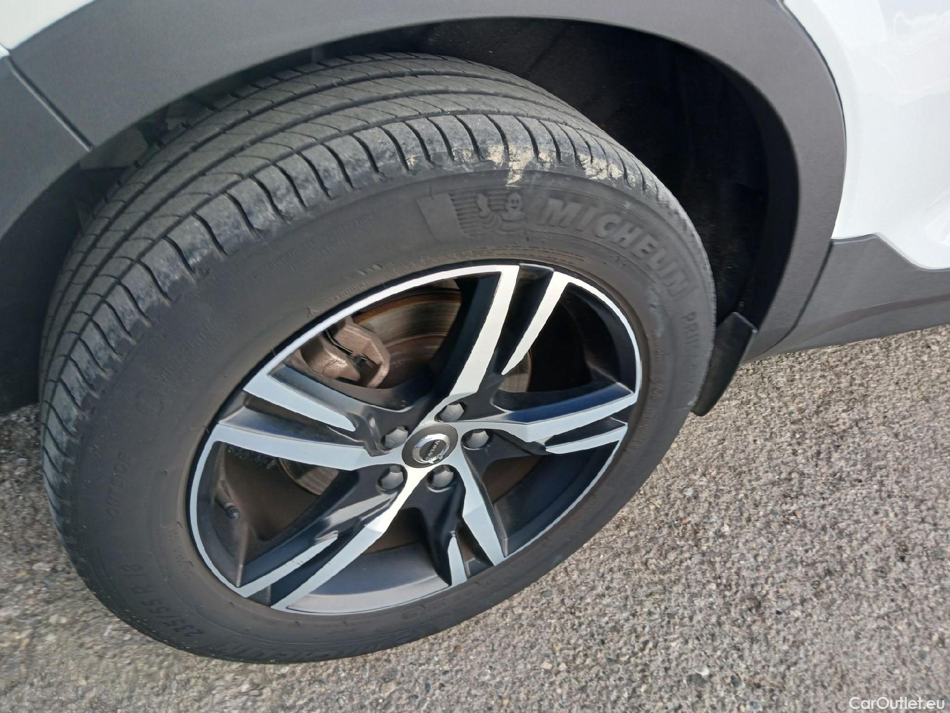  Volvo  XC 40 VOLVO XC40 / 2017 / 5P / todoterreno 2.0 T4 R-Design Auto #7