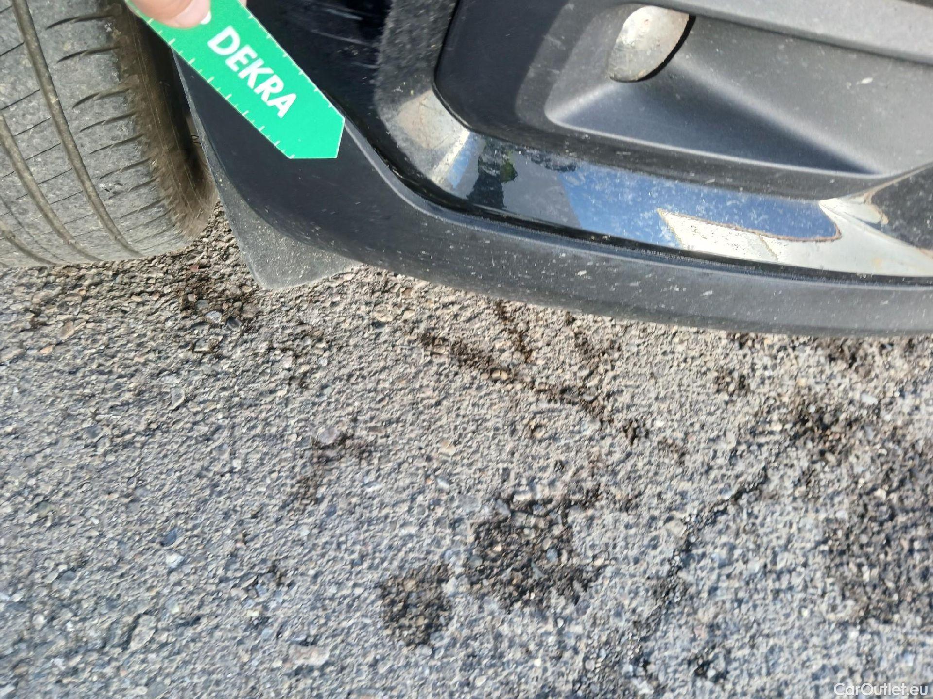  Volvo  XC 40 VOLVO XC40 / 2017 / 5P / todoterreno 1.5 T3 R-Design Auto #7