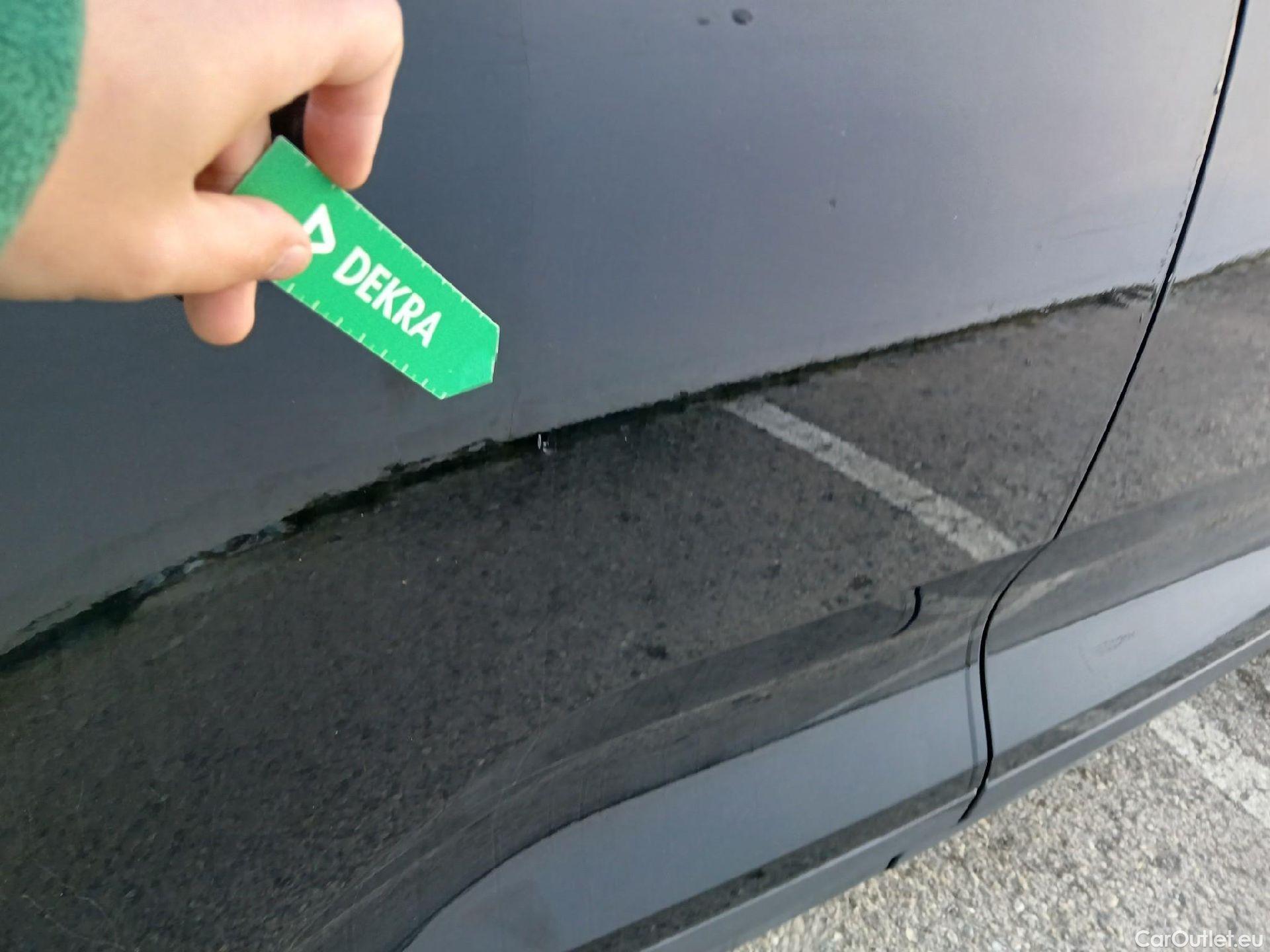  Volvo  XC 40 VOLVO XC40 / 2017 / 5P / todoterreno 1.5 T3 R-Design Auto #23