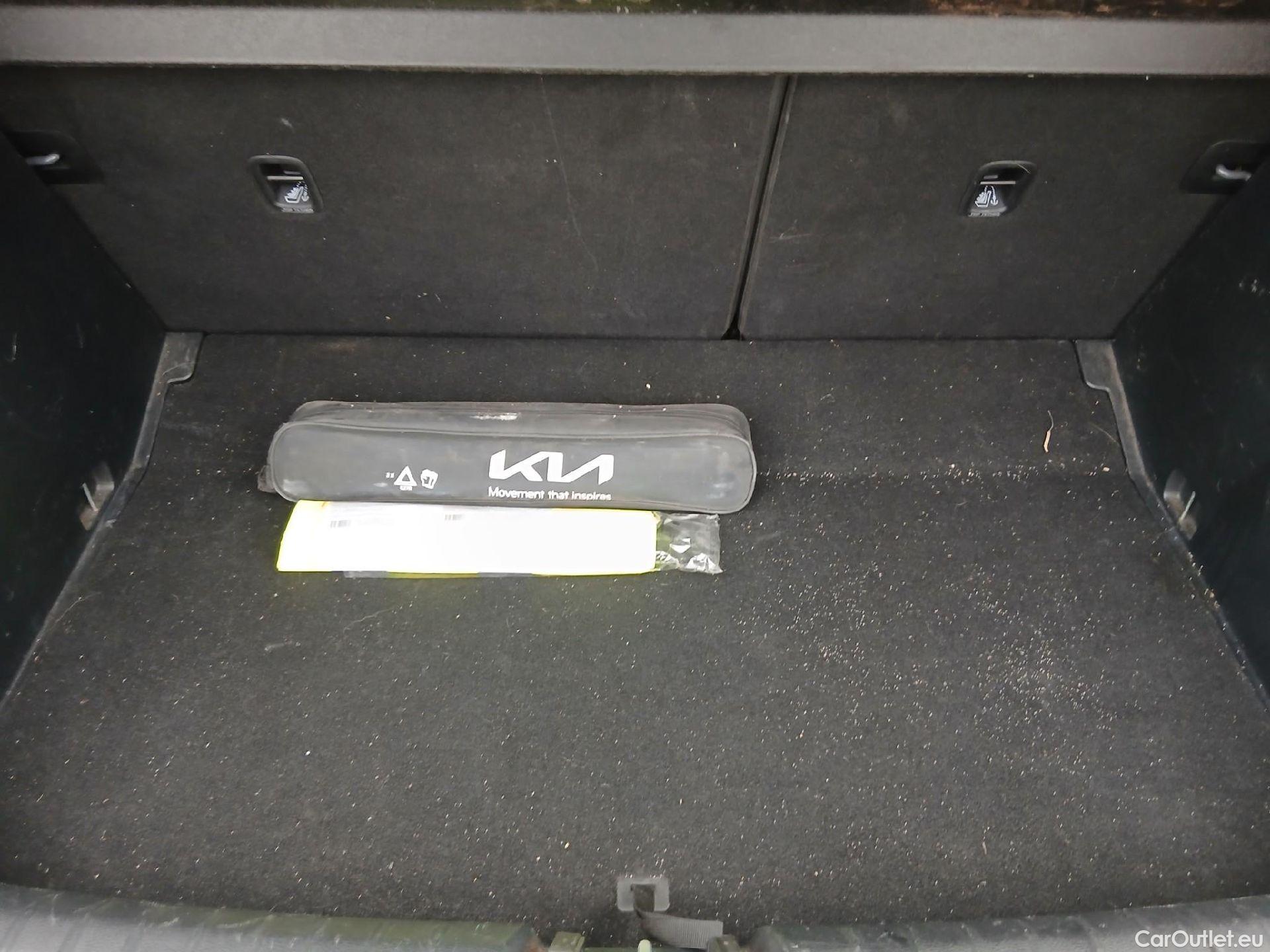  KIA  STONIC KIA  / 2017 / 5P / todoterreno 1.0 T-GDi 74kW (100CV) MHEV iMT Concept #2