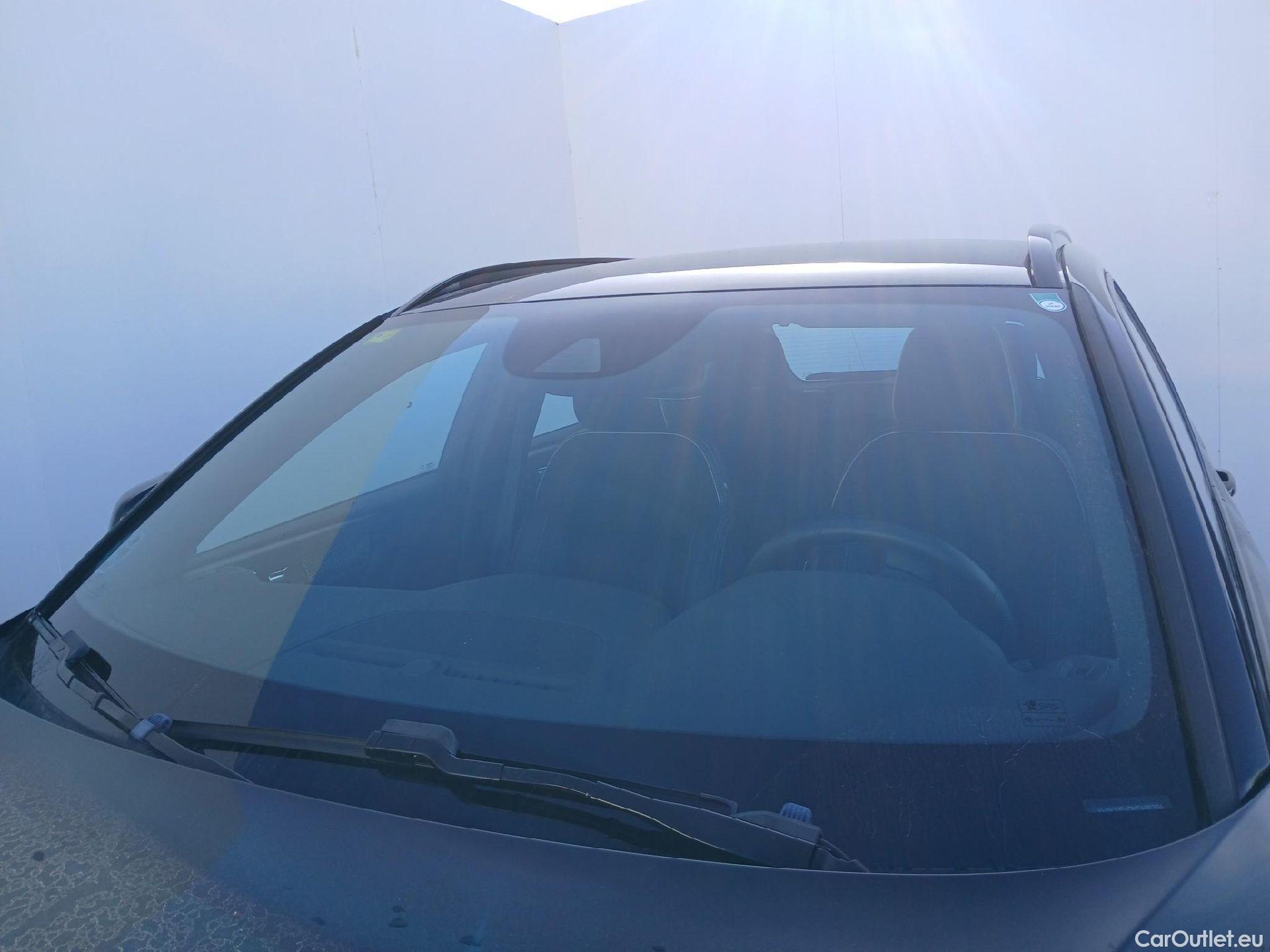  Volvo  XC 40 VOLVO XC40 / 2017 / 5P / todoterreno 1.5 T3 R-Design Auto #1