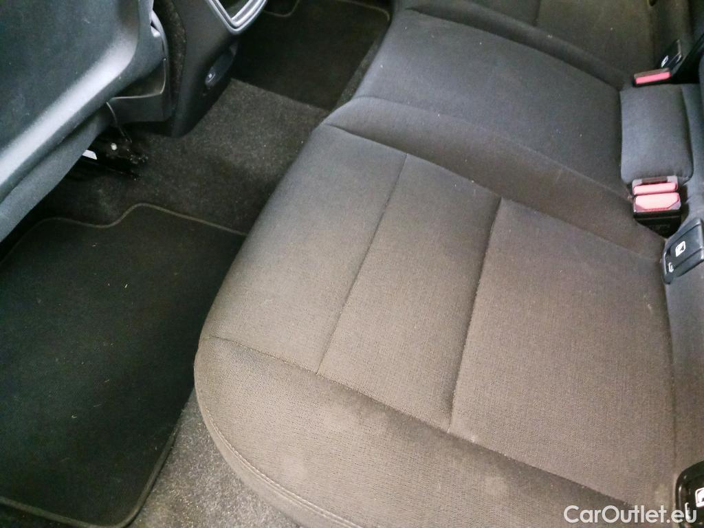  Volvo  XC 40 VOLVO XC40 / 2017 / 5P / todoterreno 1.5 T2 Momentum Core Auto #4