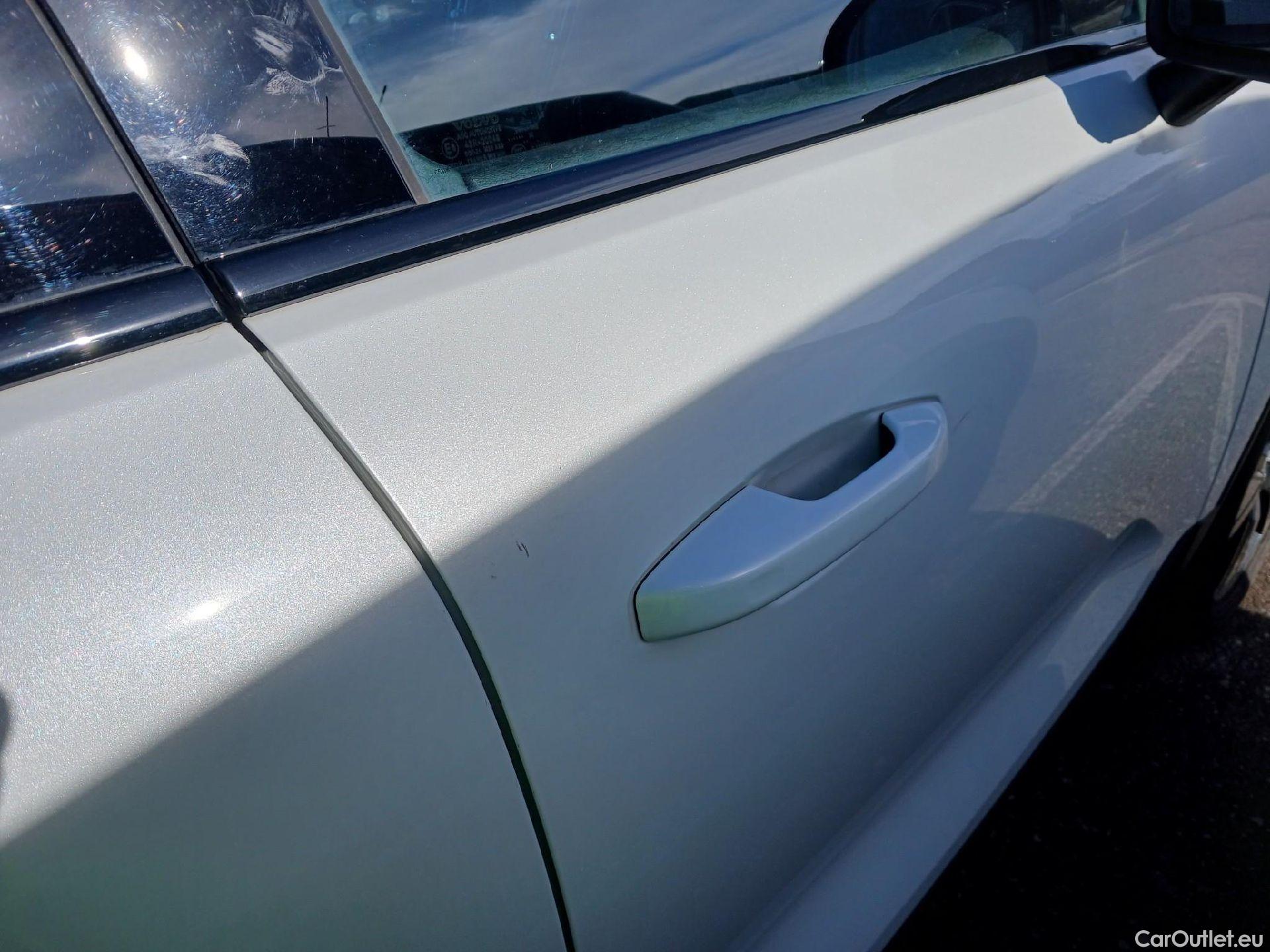  Volvo  XC 40 VOLVO XC40 / 2017 / 5P / todoterreno 1.5 T4 Twin Recharge R-Design Auto #19